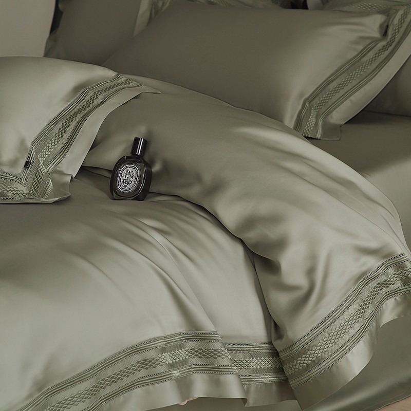 Home Textiles Premium - مفارش أسِرة فاخرة باللون الأخضر والوردي